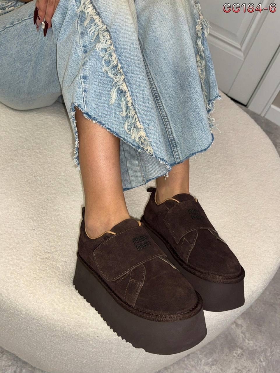 замшевые лоферы miu miu на высокий подошве и фирменной фурнитурой,,лоферы miu miu на высокий подошве,кеды замшевые на высокой платформе derio,кеды miu miu на липучке