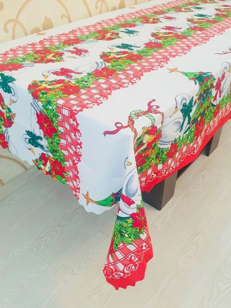 скатерть с новогодним принтом,скатерть на новый год и рождество,новогодние скатерти,новогодняя скатерть 150х220 см,скатерть пвх новогодняя 130x220см