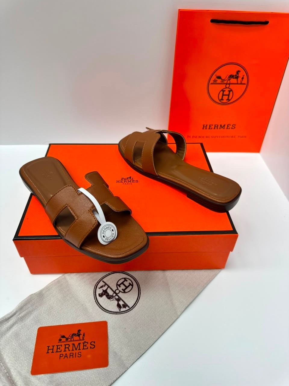 шлёпанцы hermes,hermes шлепки женские,шлепки hermes,босоножки hermes,босоножки женские hermes