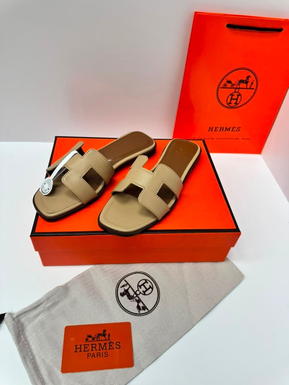 шлепки hermes женские,шлепки эрмес оригинал,шлепки эрмес,хермес тапочки 2026,шлепанцы hermes