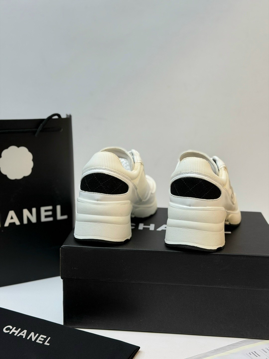 женские кроссовки chanel,кроссовки chanel,кроссовки шанель женские,кроссовки шанель,женские кроссовки