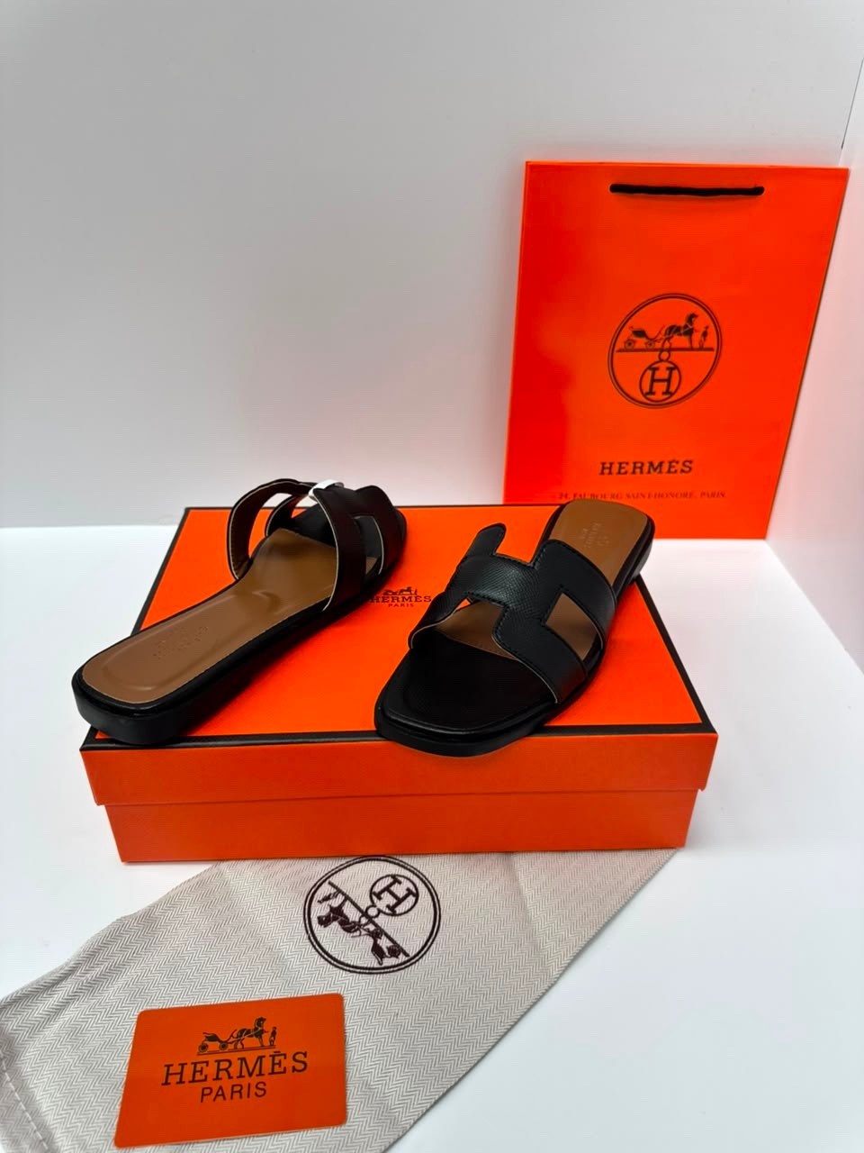 шлепанцы hermes,шлепки hermes женские,шлепки hermes,hermes шлепки женские черные,шлепки эрмес