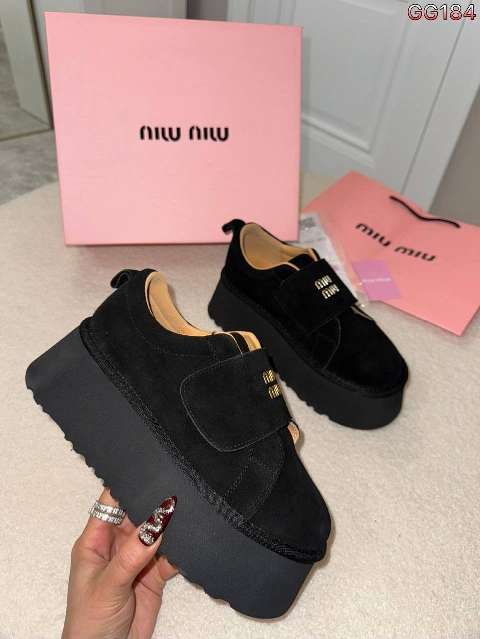 замшевые лоферы miu miu на высокий подошве и фирменной фурнитурой,,лоферы miu miu на высокий подошве,кеды замшевые на высокой платформе derio,кеды miu miu на липучке