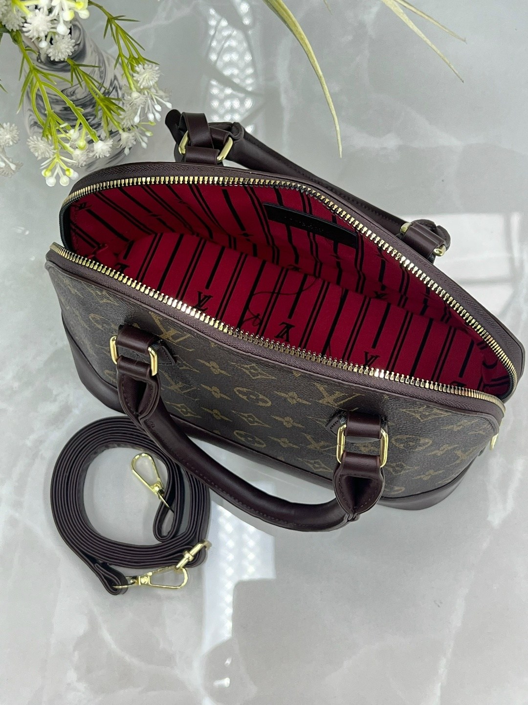 сумка louis vuitton женская,сумка louis vuitton,сумки луи виттон,женская сумка louis vuitton alma bb коричневая,женская сумка louis vuitton alma