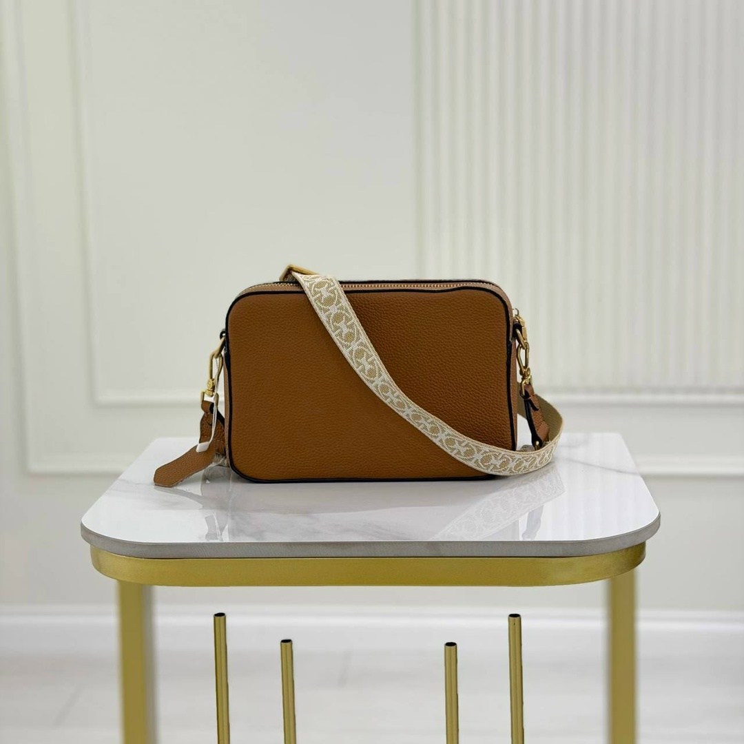 coccinelle сумка,coccinelle сумка кросс-боди на плечо beat soft,коричневая женская сумка coccinelle,женская сумка coccinelle,сумка через плечо coccinelle