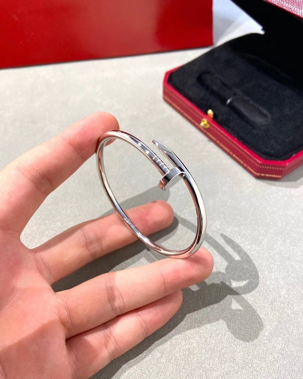браслет картье гвоздь,браслет гвоздь cartier,браслет гвоздь,браслет картье гвоздь цена оригинал,гладкие браслеты