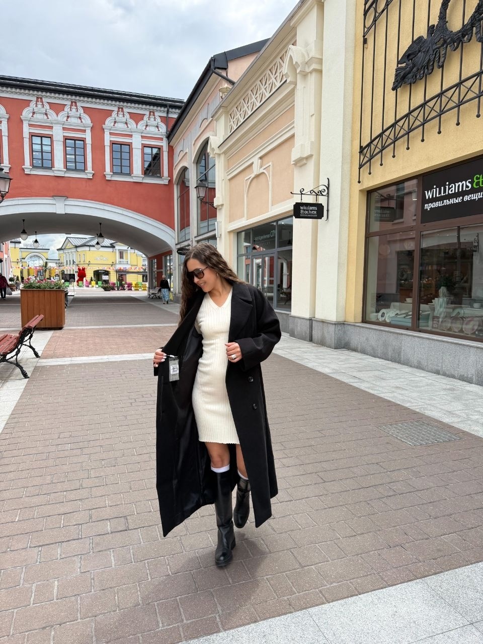 девушка,пальто,модные наряды,серый плащ,фотографии