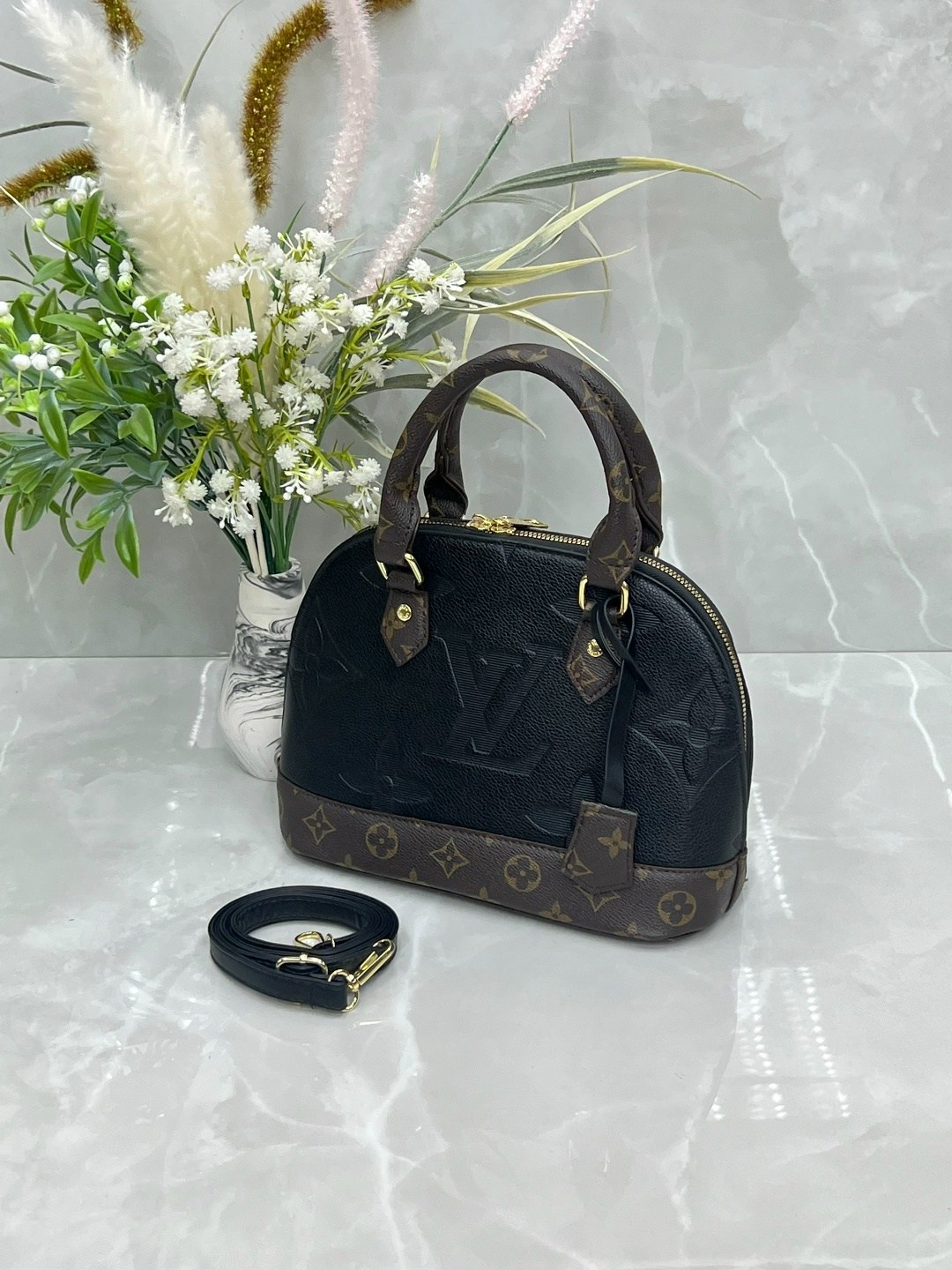 сумка louis vuitton женская,сумка louis vuitton,сумки луи виттон,женская сумка louis vuitton alma bb коричневая,женская сумка louis vuitton alma