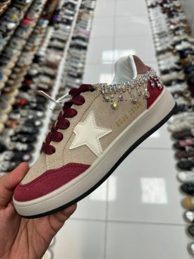 Кроссовки