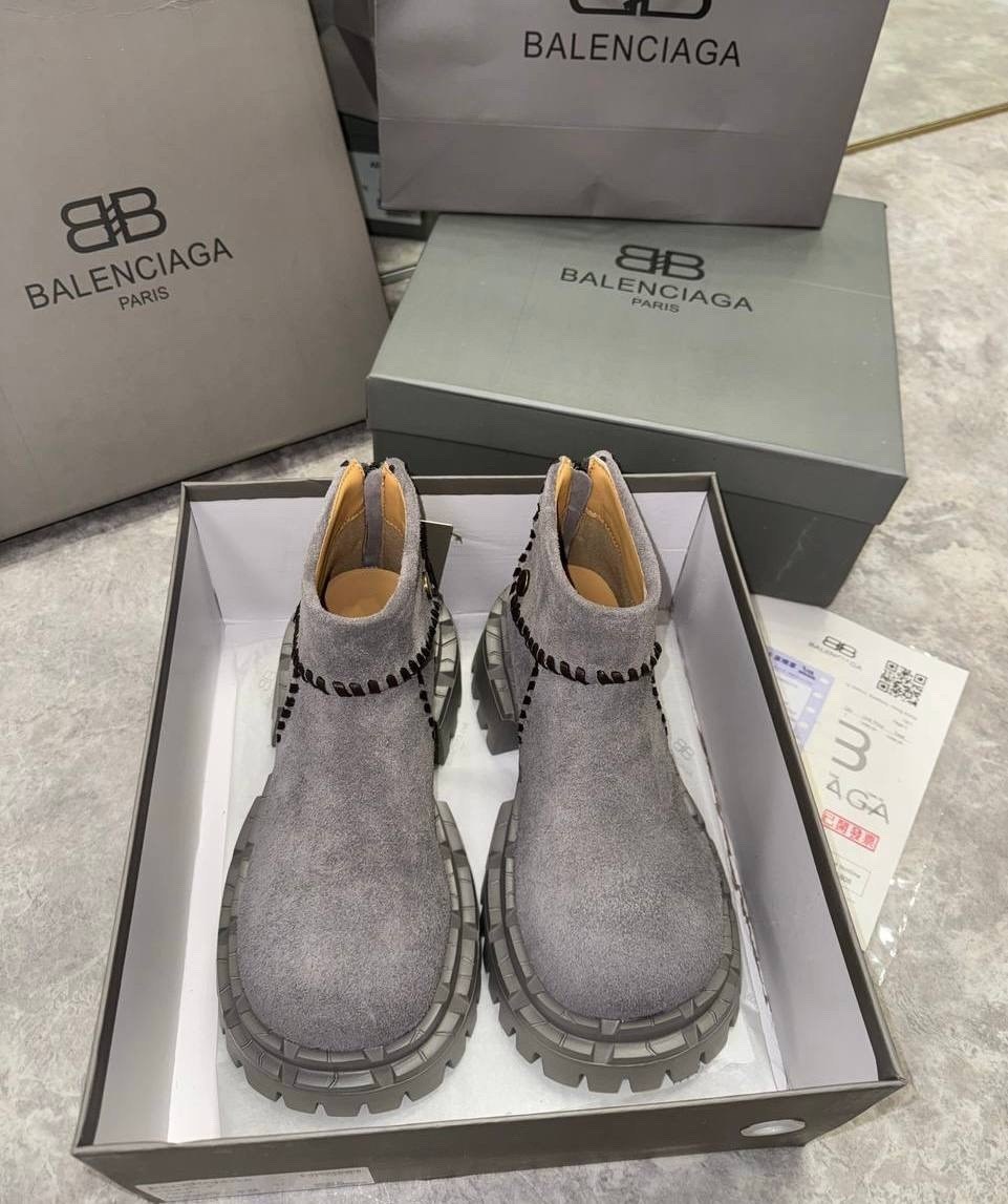 balenciaga ботинки,ботинки осенние balenciaga balenciaga цвет темный хаки,ботинки осенние balenciaga,ботинки осенние balenciaga balenciaga цвет черный,женские ботинки balenciaga
