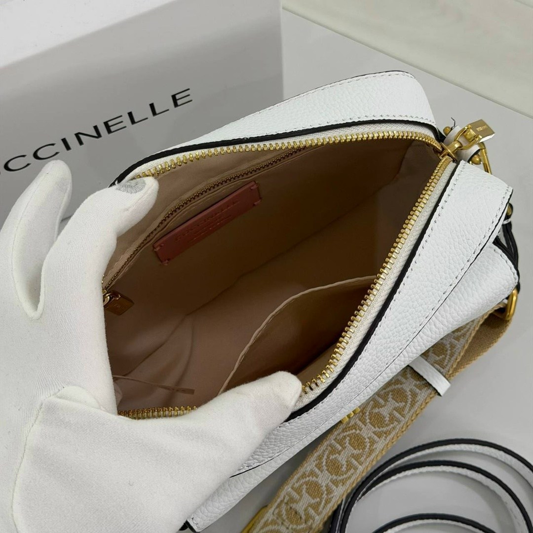 coccinelle сумка,coccinelle сумка кросс-боди на плечо beat soft,коричневая женская сумка coccinelle,женская сумка coccinelle,сумка через плечо coccinelle