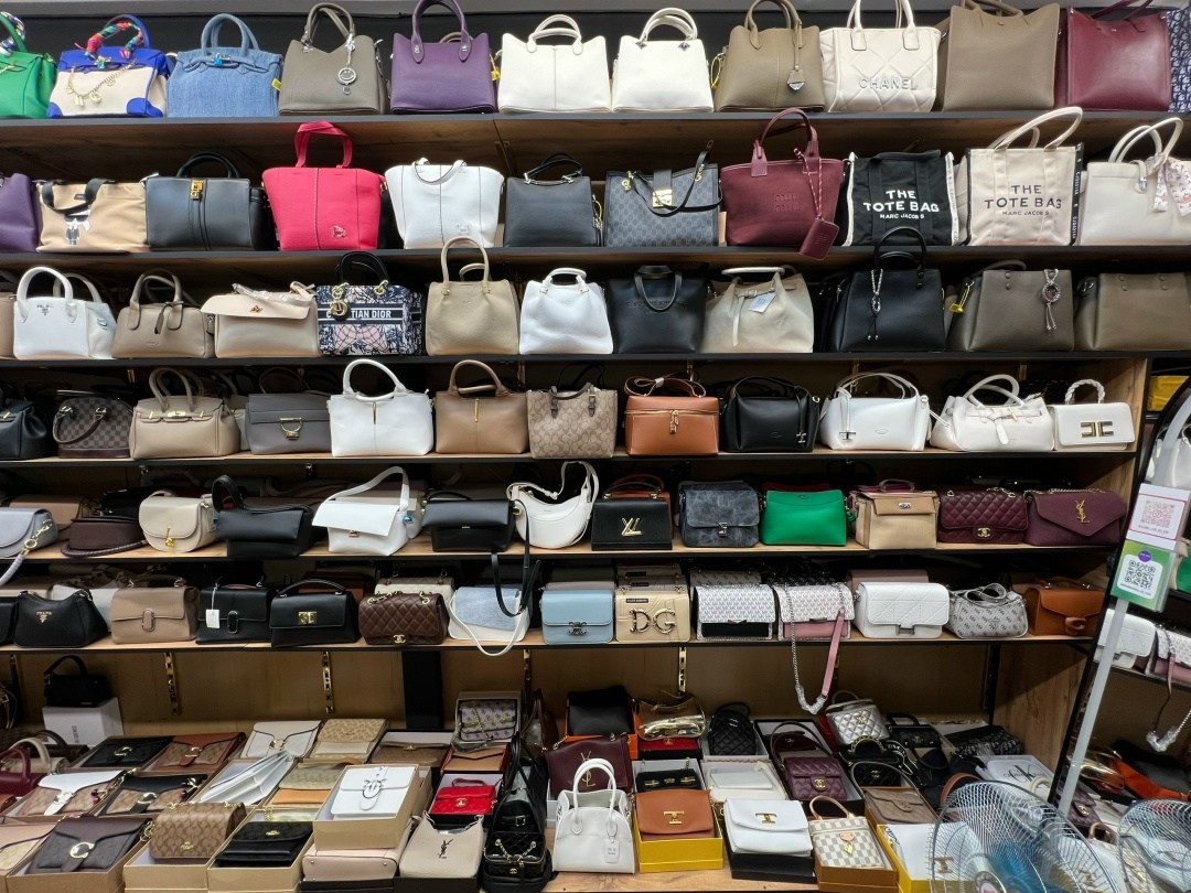 для женской сумки,сумка,модная женская сумка,сумки оптом guess, miu miu,gucci,мир сумки