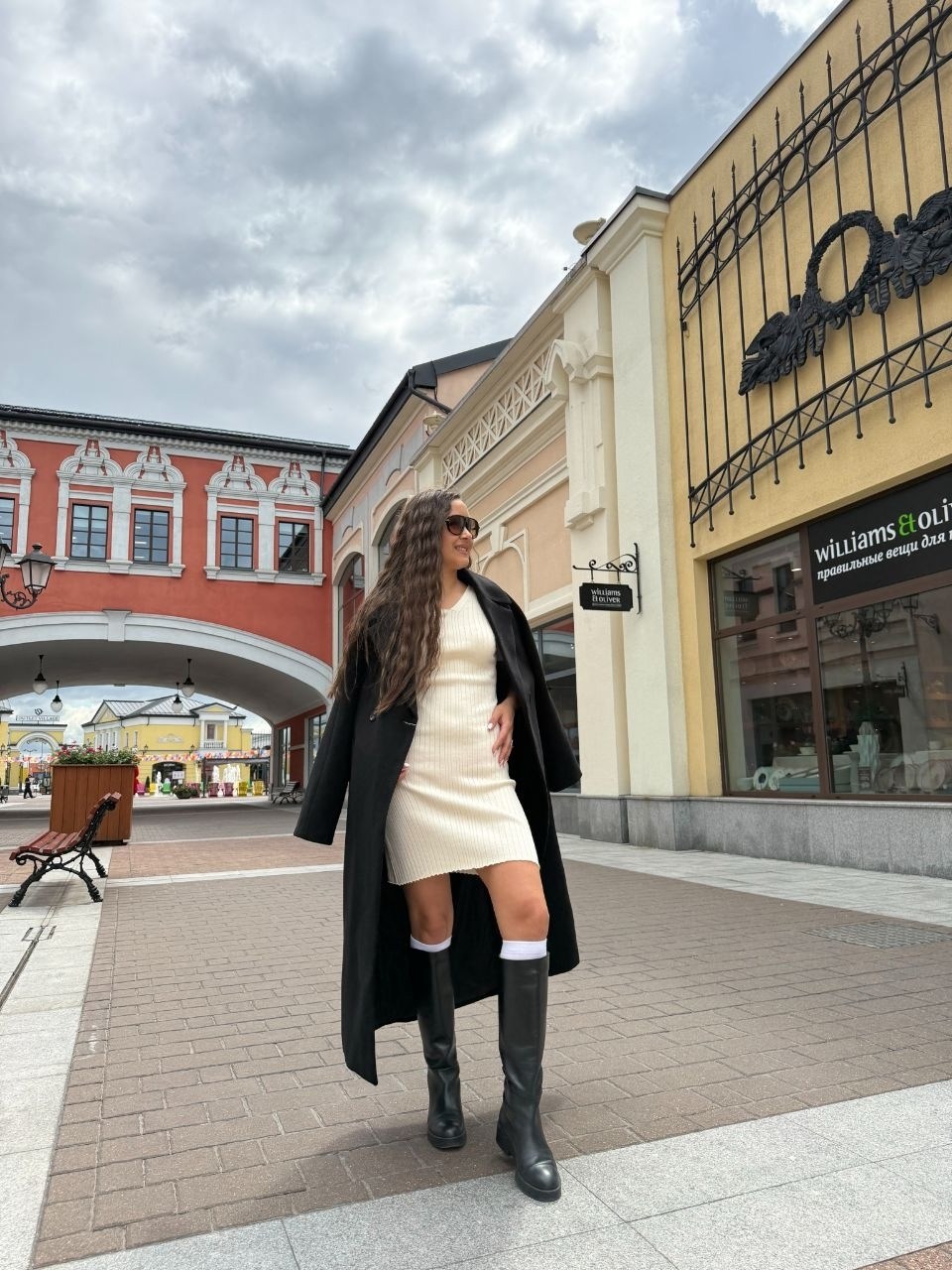девушка,пальто,модные наряды,серый плащ,фотографии