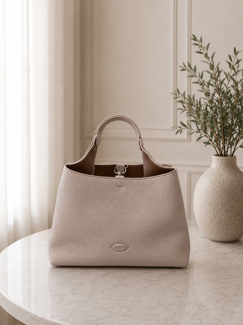 кожаная сумка тоут с подвеской логотипом tod's коричневый,женская сумка,модная сумка,сумка,сумка-тоут