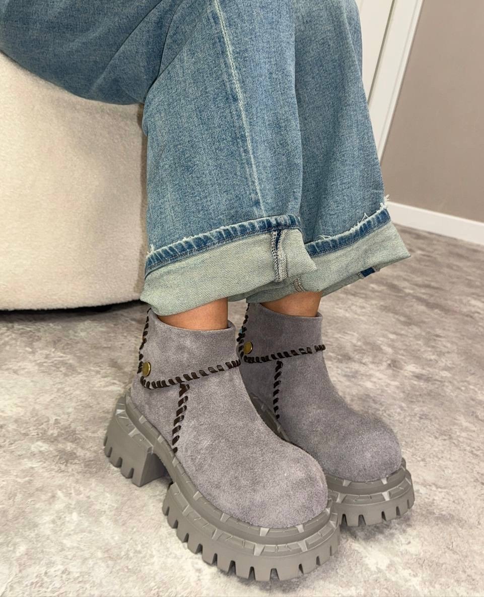balenciaga ботинки,ботинки осенние balenciaga balenciaga цвет темный хаки,ботинки осенние balenciaga,ботинки осенние balenciaga balenciaga цвет черный,женские ботинки balenciaga