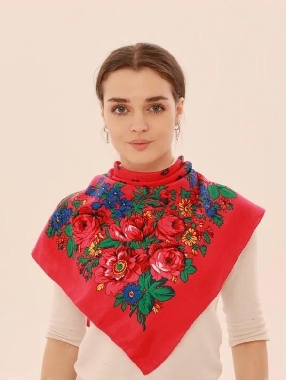платки в русском стиле,платок с цветами,платки женские,красивые платки,стильные платки