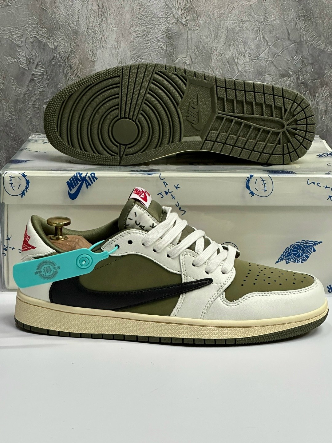 nike air jordan 1 low travis scott,air jordan 1 low travis scott,кроссовки travis scott x air jordan 1 low,кроссовки nike travis scott x air jordan 1 low,nike air jordan 1 low x travis scott