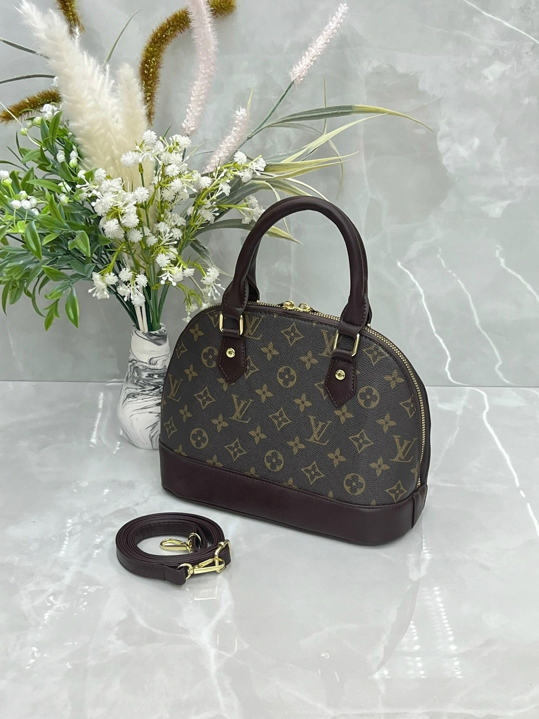 сумка louis vuitton женская,сумка louis vuitton,сумки луи виттон,женская сумка louis vuitton alma bb коричневая,женская сумка louis vuitton alma