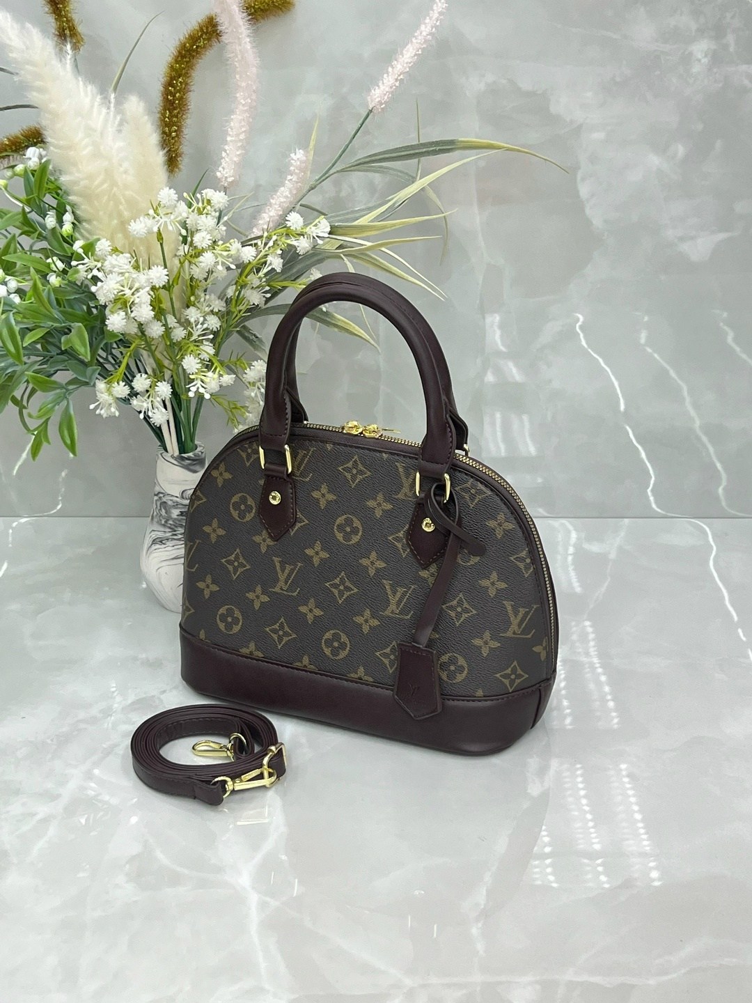 сумка louis vuitton женская,сумка louis vuitton,сумки луи виттон,женская сумка louis vuitton alma bb коричневая,женская сумка louis vuitton alma