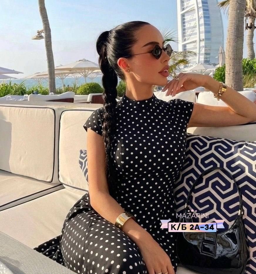 нита кузьмина в платье горох,платье горох,модное платье,элегантное платье,платье короткие