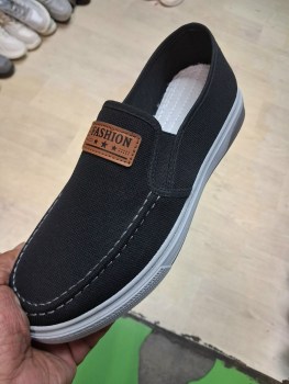 Кроссовки