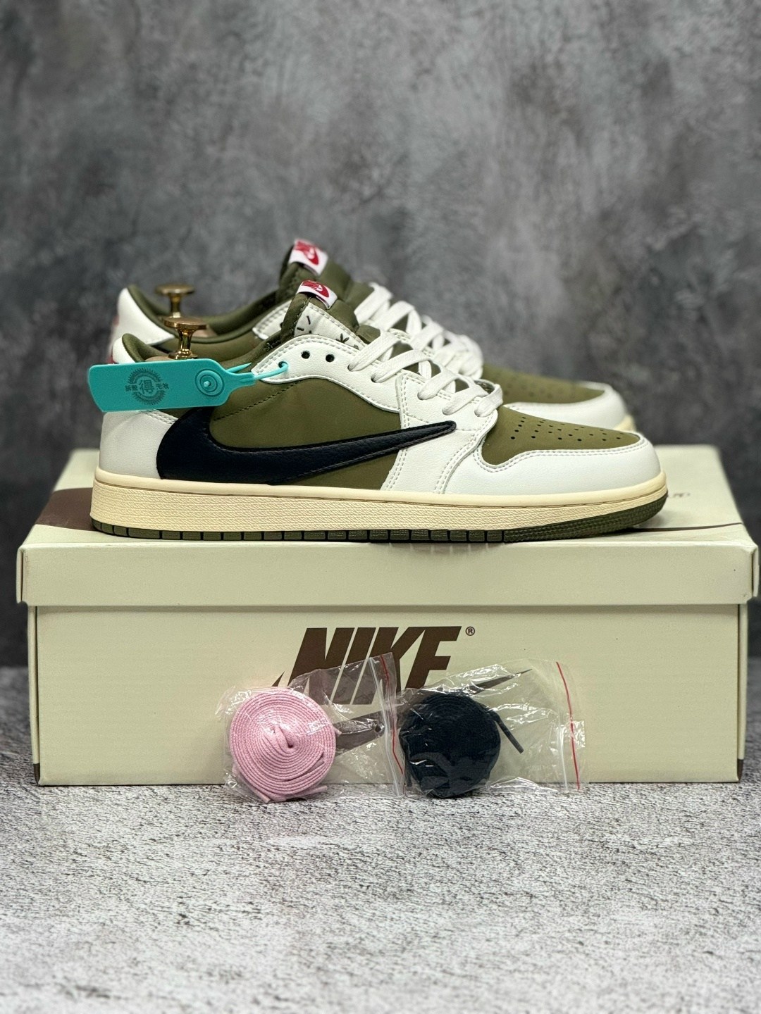 кроссовки nike travis scott x air jordan 1 low,nike air jordan 1 low travis scott,кроссовки nike air jordan 1 low travis scott olive,кроссовки nike travis scott air jordan 1 low,кроссовки nike air jor