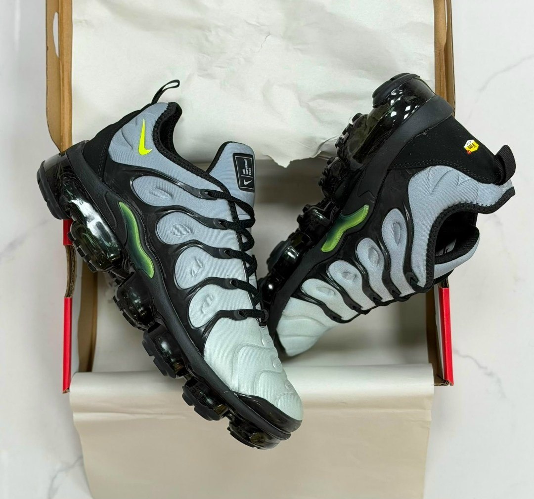 nike vapormax plus,кроссовки nike air vapormax plus,nike air vapormax plus,найк вапормакс плюс расцветки,nike air vapormax