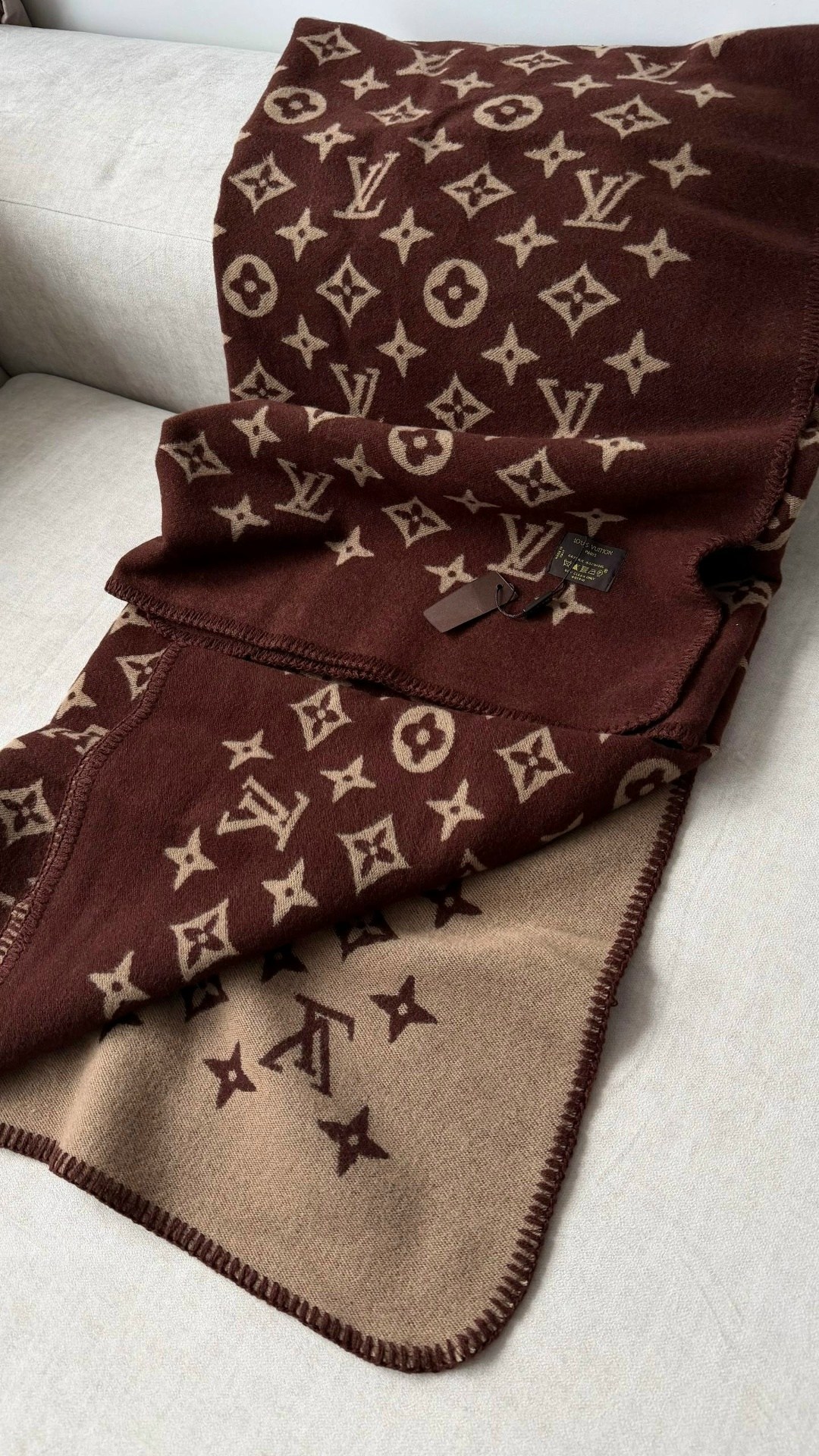 шарф louis vuitton,louis vuitton monogram,плед луи виттон,шарф луи виттон,louis vuitton monogram wool blanket