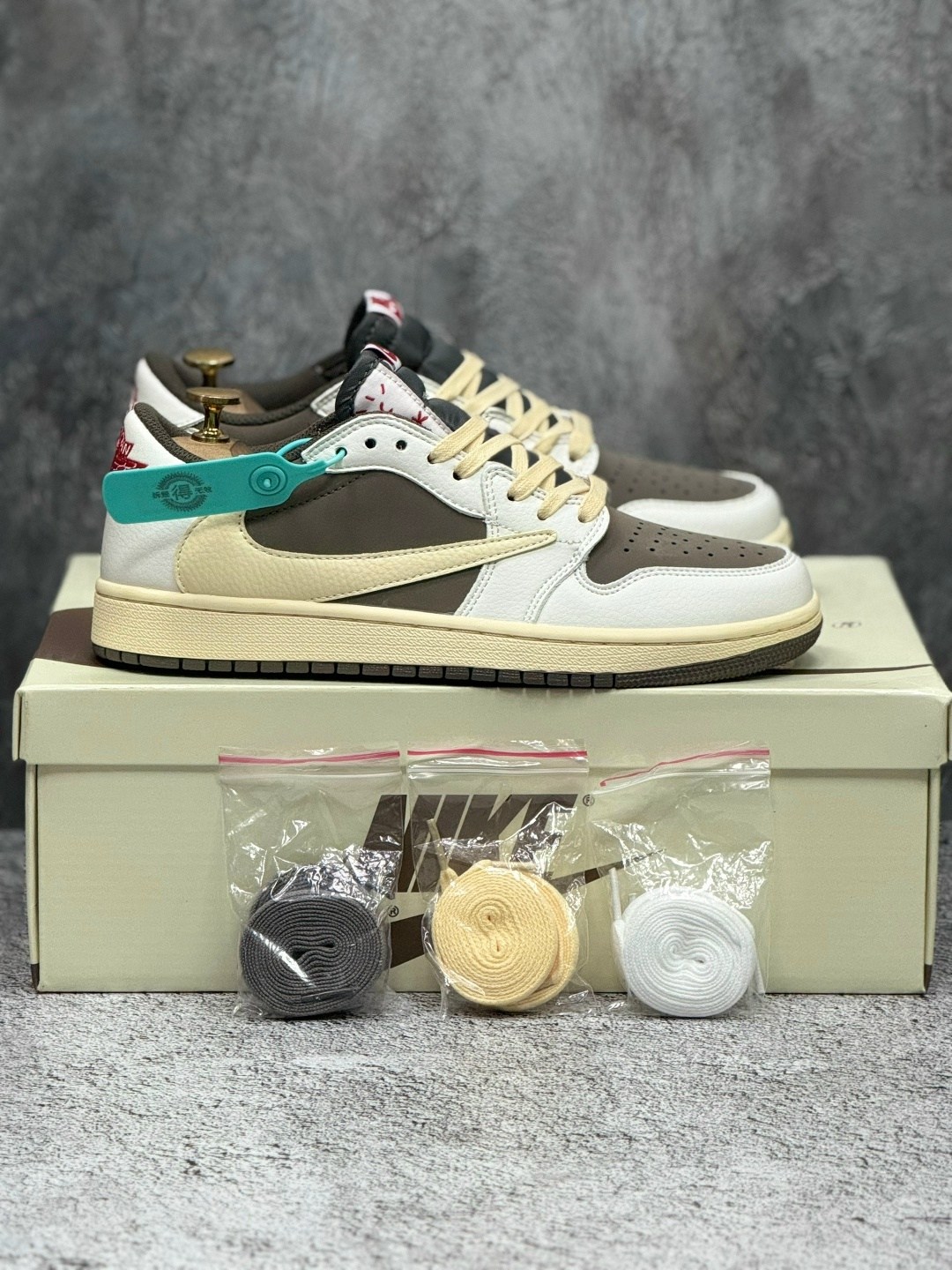 кроссовки nike air jordan 1 low x travis scott,nike air jordan 1 low travis scott reverse mocha,кроссовки nike air jordan 1 low travis scott,nike air jordan 1 low travis scott,nike air jordan 1 low x