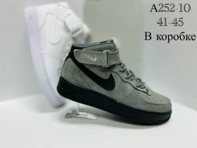 Кроссовки