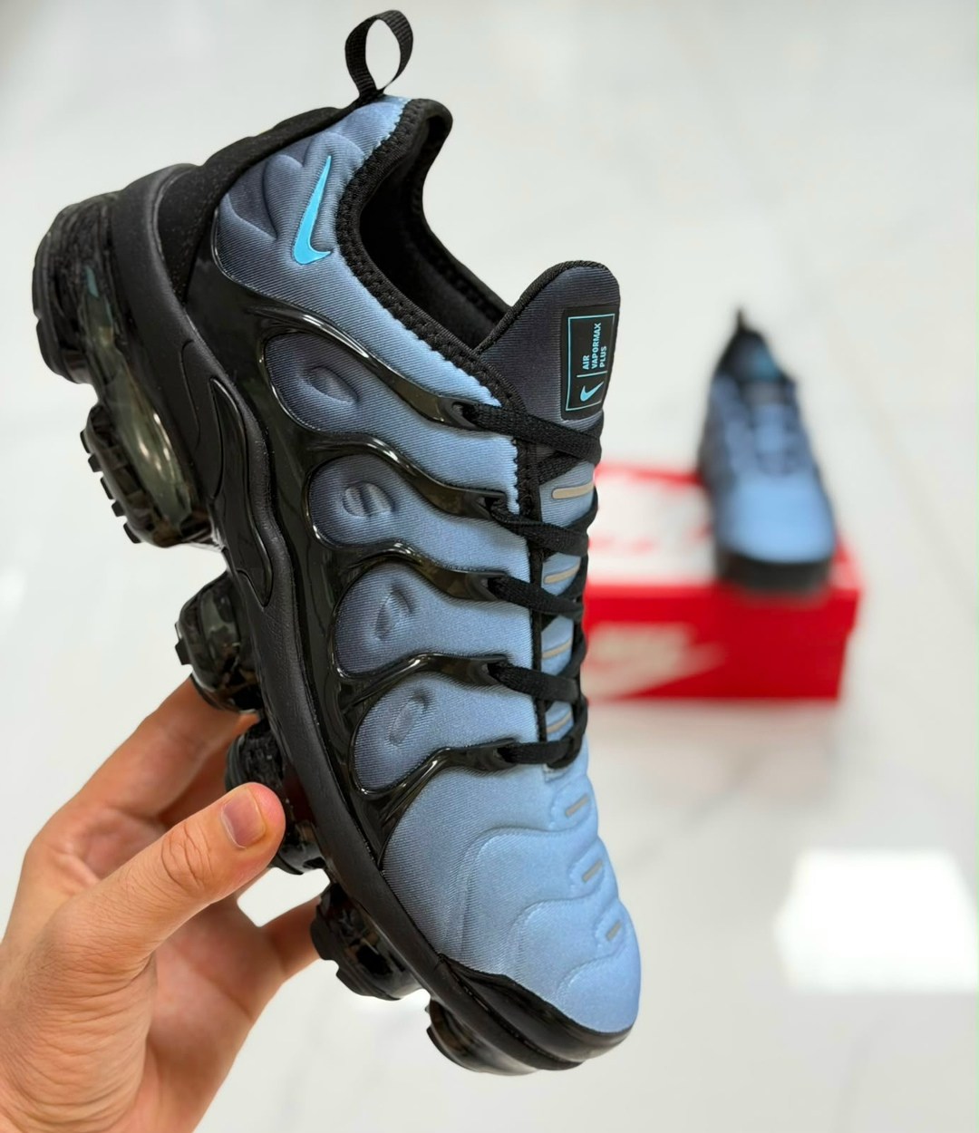 nike vapormax plus,кроссовки nike air vapormax plus,nike air vapormax plus,найк вапормакс плюс расцветки,nike air vapormax