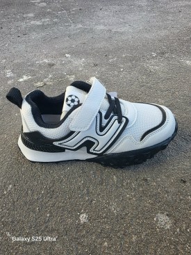 Кроссовки