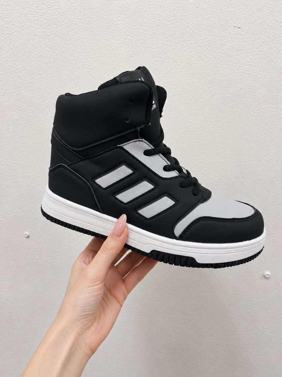 ,кеды adidas hoops выс чвн сер зим 265-12,кроссовки зимние женские adidas 37 размер, женская,кроссовки зимние