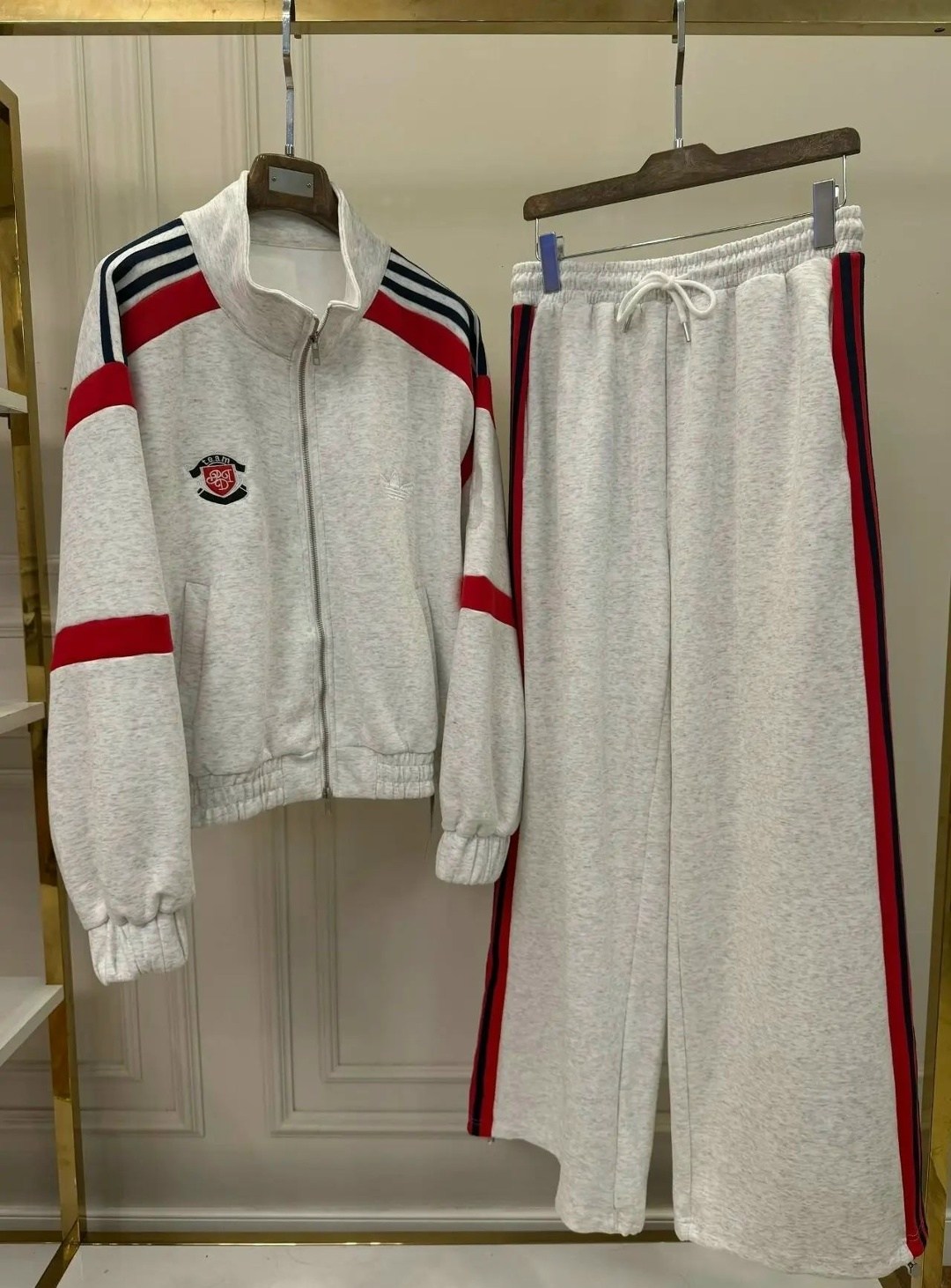 костюм адидас красный,спортивный костюм adidas originals,спортивные костюмы адидас,адидас костюм женский,спортивный костюм adidas