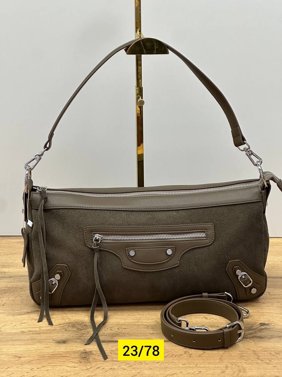 сумка женская balenciaga,le cagole xs черная женская кожаная сумка через плечо balenciaga,сумки balenciaga,сумки баленсиага уродливая,le cagole маленькая черная женская кожаная сумка на плечо balencia