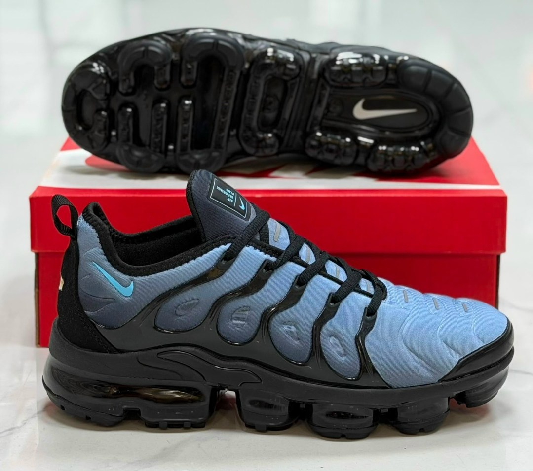 nike vapormax plus,кроссовки nike air vapormax plus,nike air vapormax plus,найк вапормакс плюс расцветки,nike air vapormax