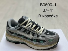 Кроссовки