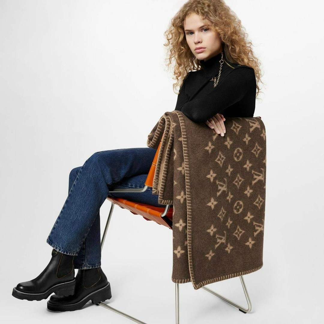 шарф louis vuitton,louis vuitton monogram,плед луи виттон,шарф луи виттон,louis vuitton monogram wool blanket