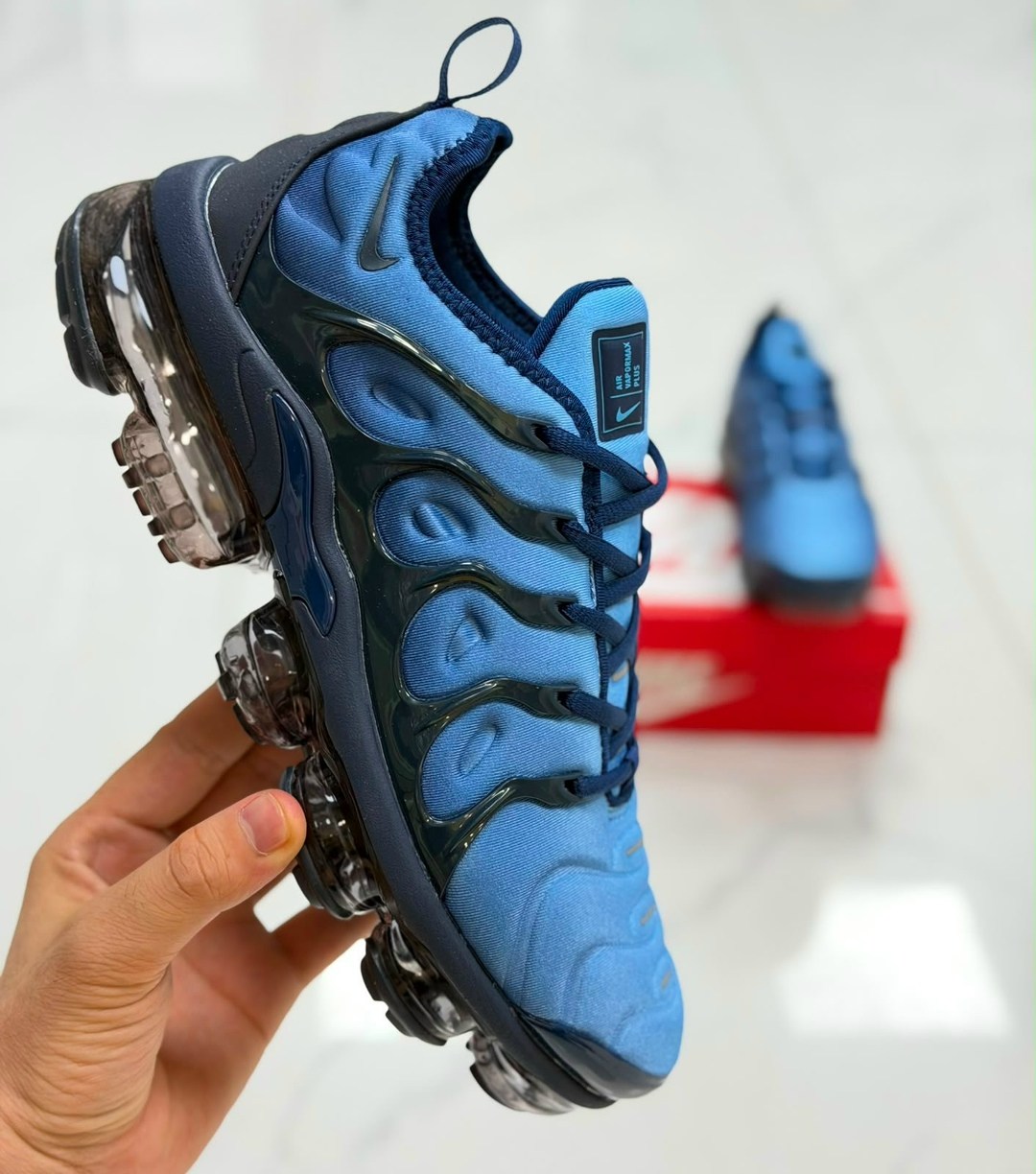 nike vapormax plus,кроссовки nike air vapormax plus,nike air vapormax plus,найк вапормакс плюс расцветки,nike air vapormax