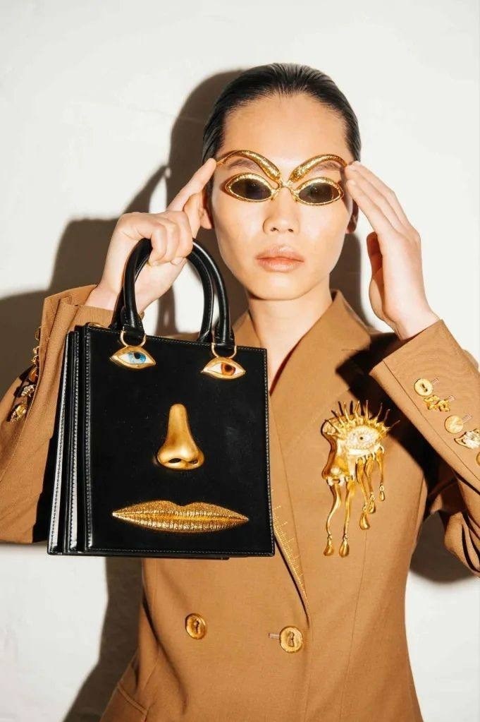 мода от кутюр,сумка женская shiaparelli & salvador dali,мода стиль,сумка с лицом,сумка с глазами