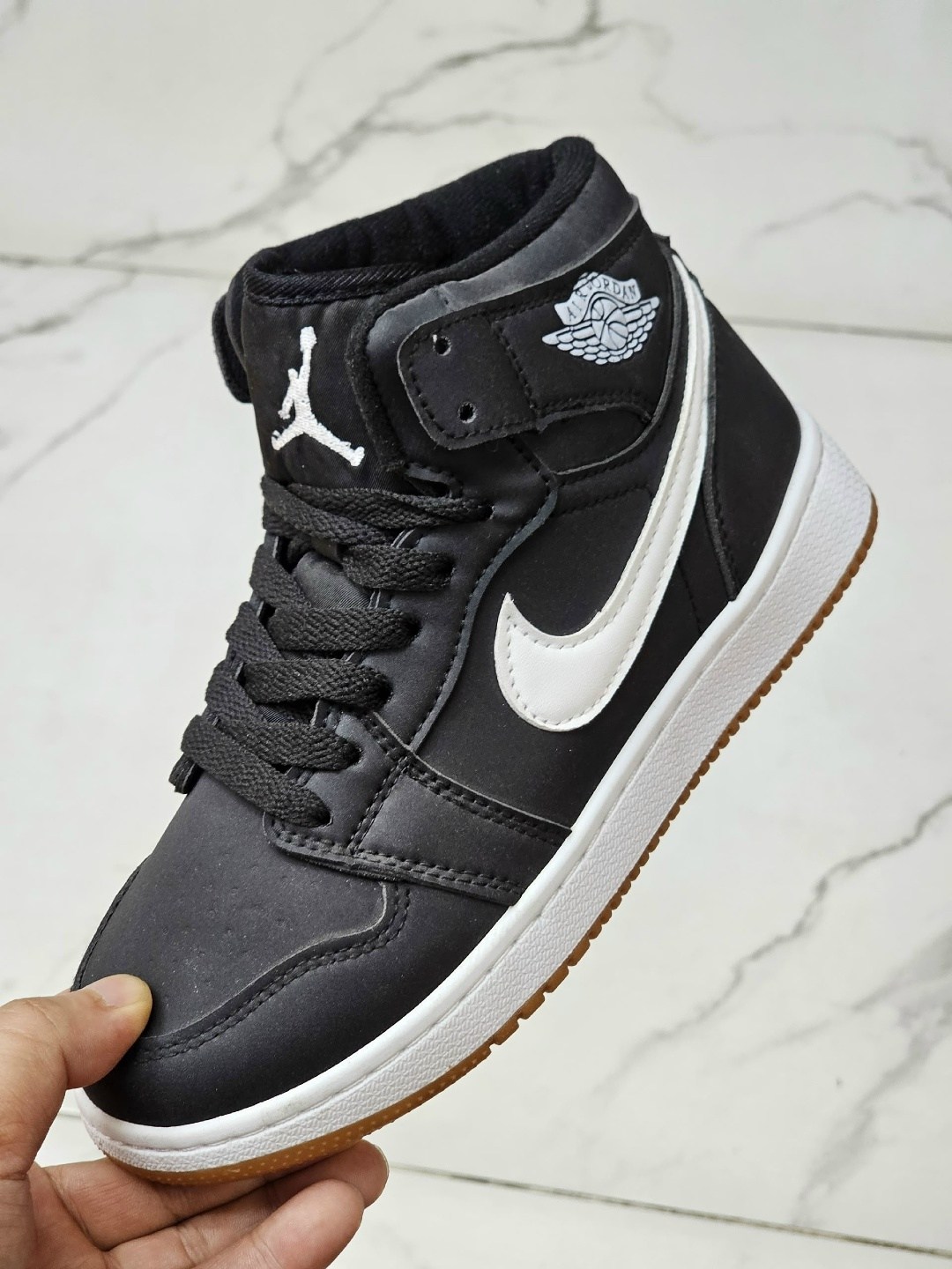nike air jordan 1 mid se pine green,air jordan 1 mid pine green,nike air jordan 1 high pine green,nike air jordan 1 retro high og,air jordan 1 retro high og lucky green