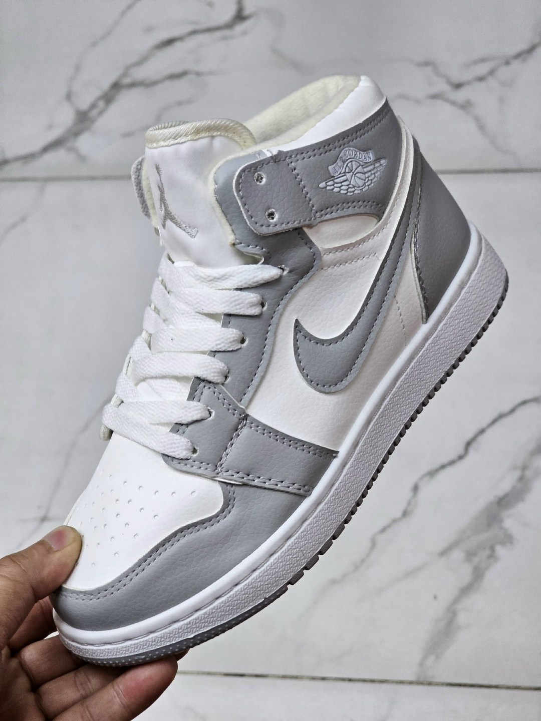 nike air jordan 1 mid se pine green,air jordan 1 mid pine green,nike air jordan 1 high pine green,nike air jordan 1 retro high og,air jordan 1 retro high og lucky green