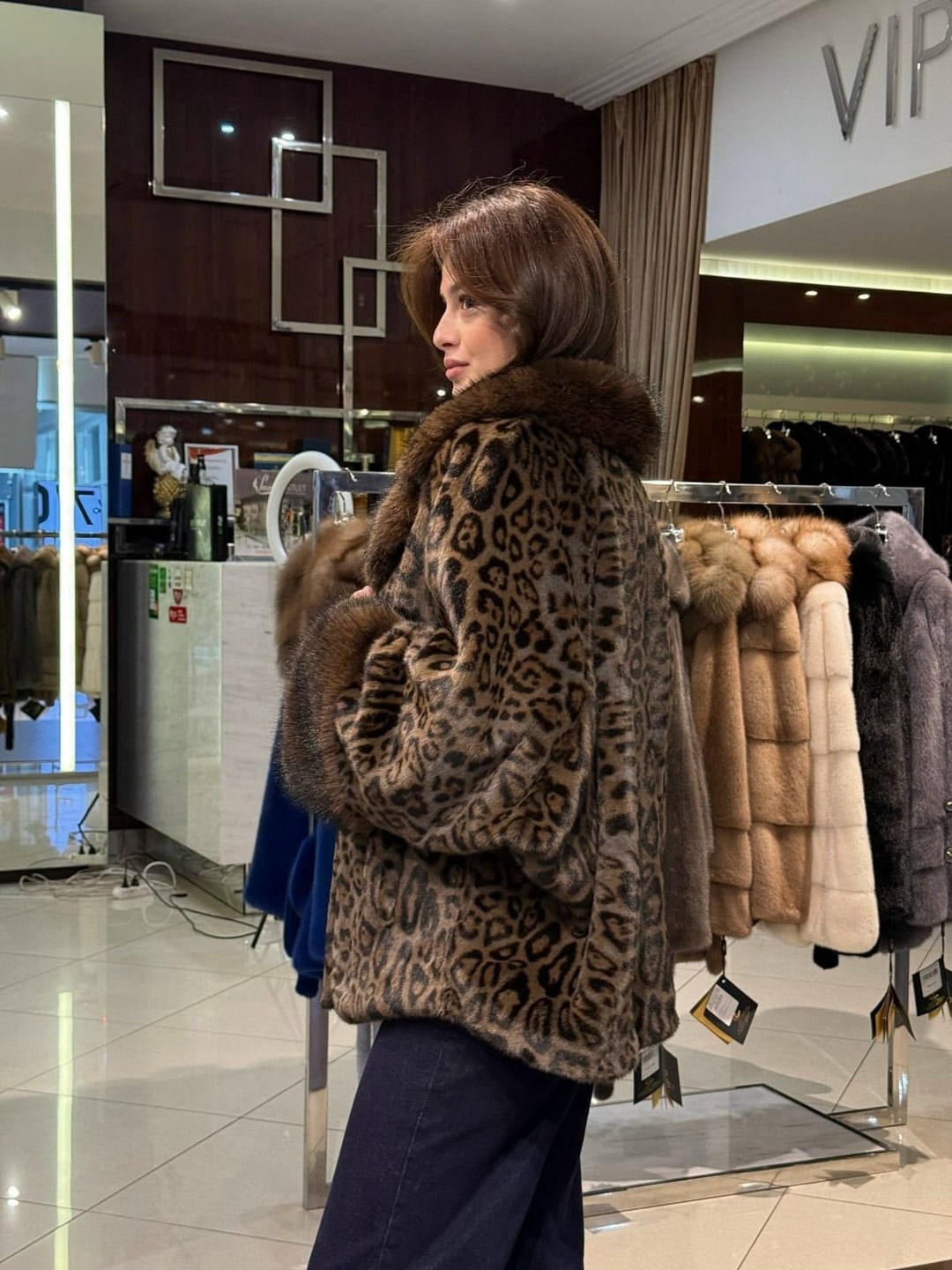 шуба искусственная леопардовая экомех lucky fashion,женская шуба,шуба искусственная леопардовая экомех,меховая куртка,короткая шуба под леопард из экомеха