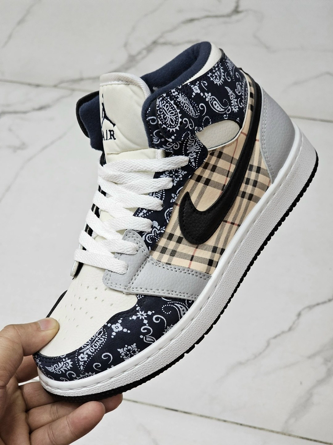 nike air jordan 1 mid se pine green,air jordan 1 mid pine green,nike air jordan 1 high pine green,nike air jordan 1 retro high og,air jordan 1 retro high og lucky green