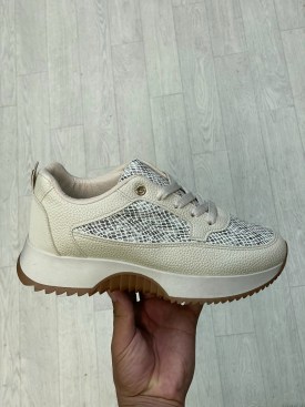 Кроссовки