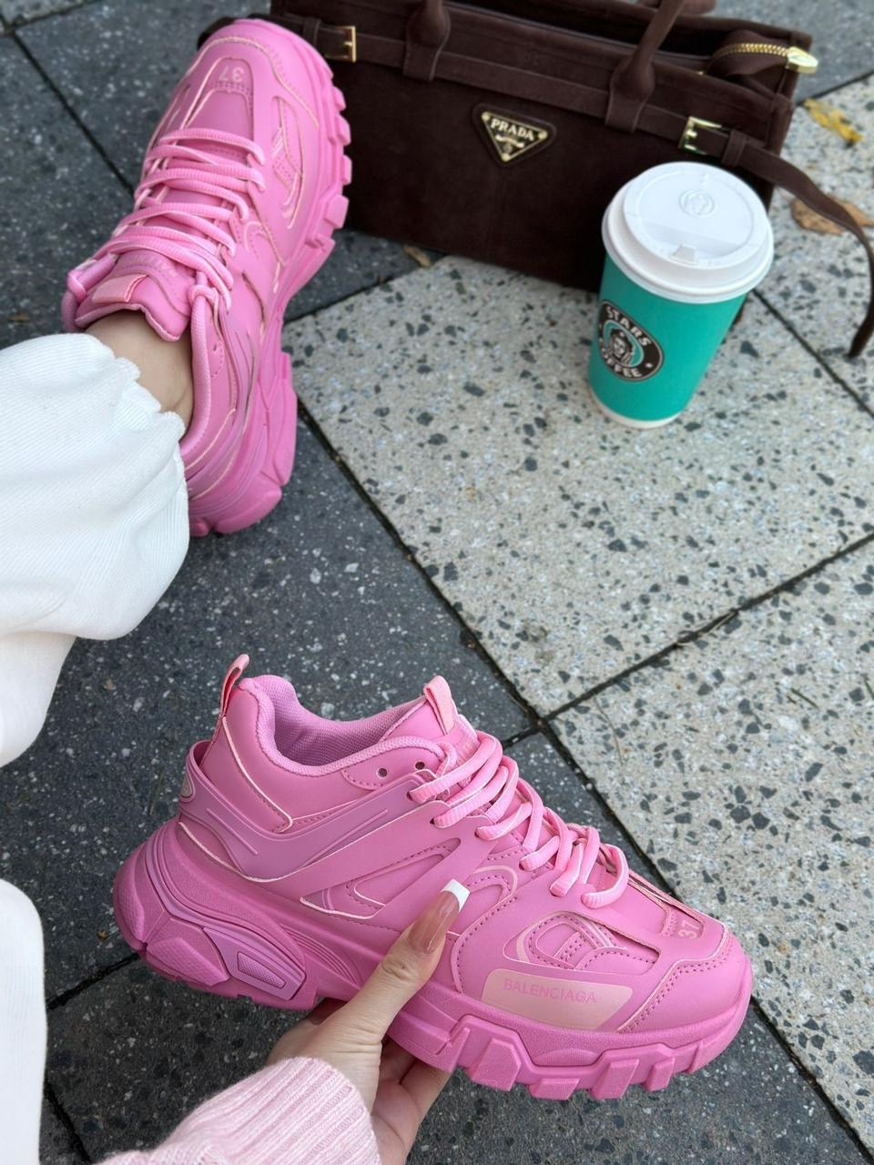 баленсиага кроссовки розовые,женские кроссовки balenciaga,розовые кроссовки,кроссовки баленсиага женские розовые,женские кроссовки balenciaga track trainer pink