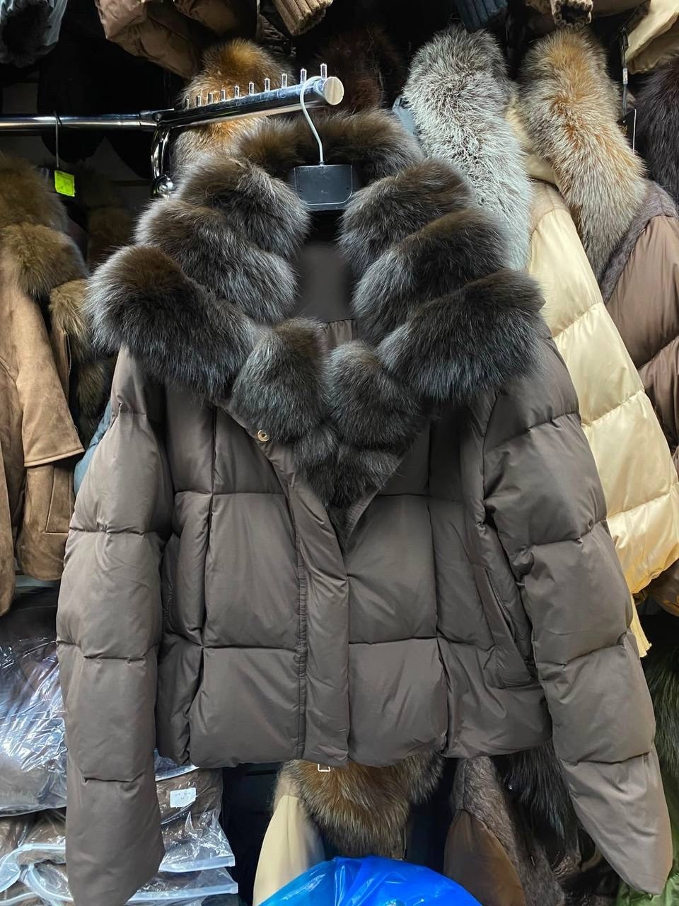 женские пуховики,короткий пуховик,пуховик с натуральным мехом,пуховик,пуховик с мехом