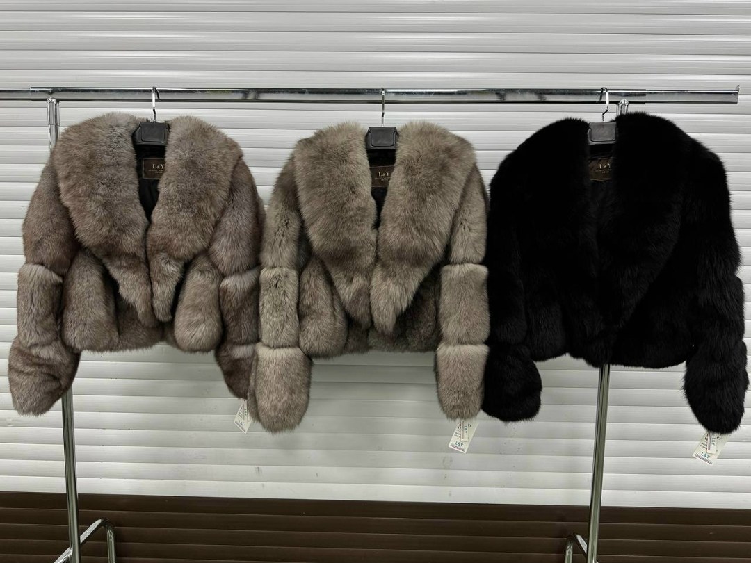 женская короткая шуба из цельного лисьего меха,женская шуба из натурального лисьего меха,женская шуба,шубка,женская короткая шуба из искусственного меха