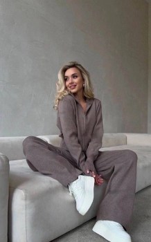 Костюм
