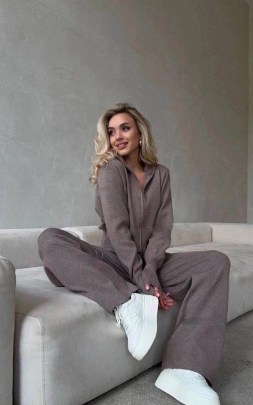 Костюм